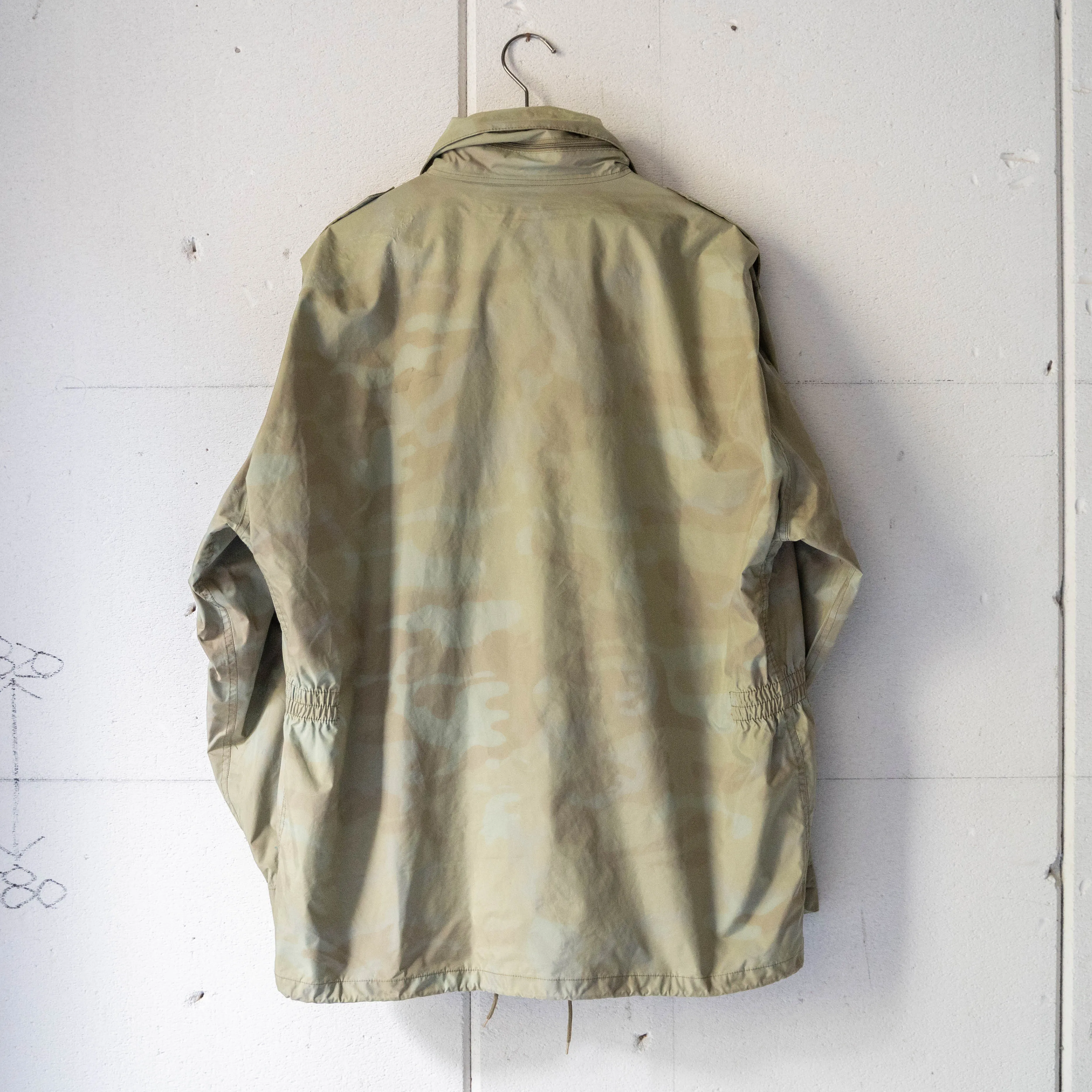 around 1980s Europe khaki color camouflage nylon jacket