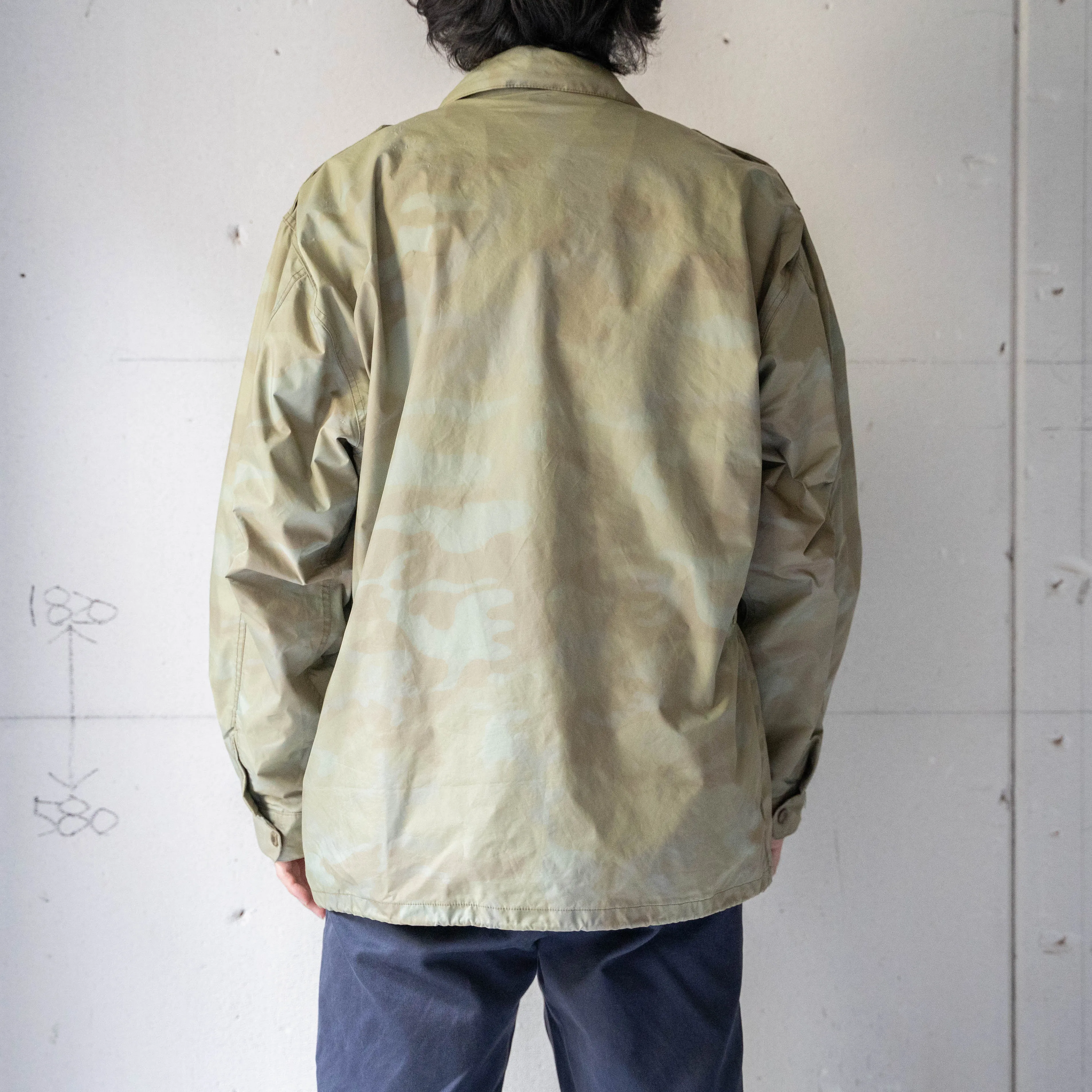 around 1980s Europe khaki color camouflage nylon jacket